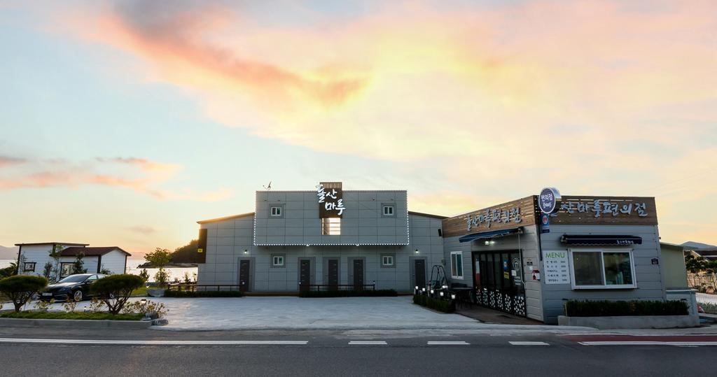 Dolsanmaru Pension Йосу Экстерьер фото