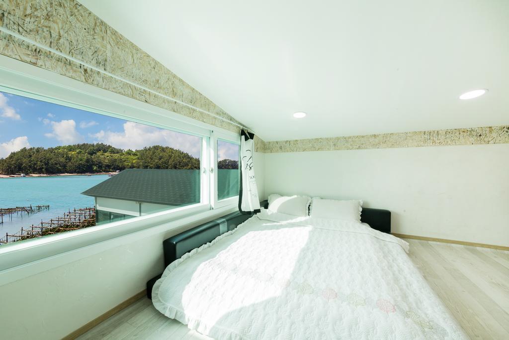 Dolsanmaru Pension Йосу Экстерьер фото