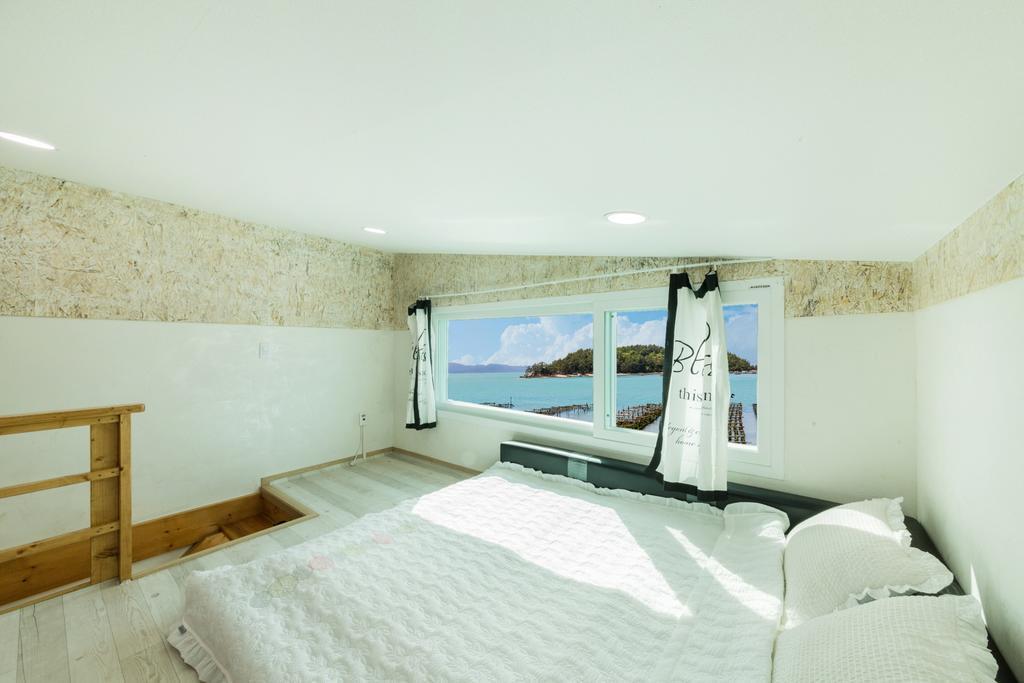 Dolsanmaru Pension Йосу Экстерьер фото