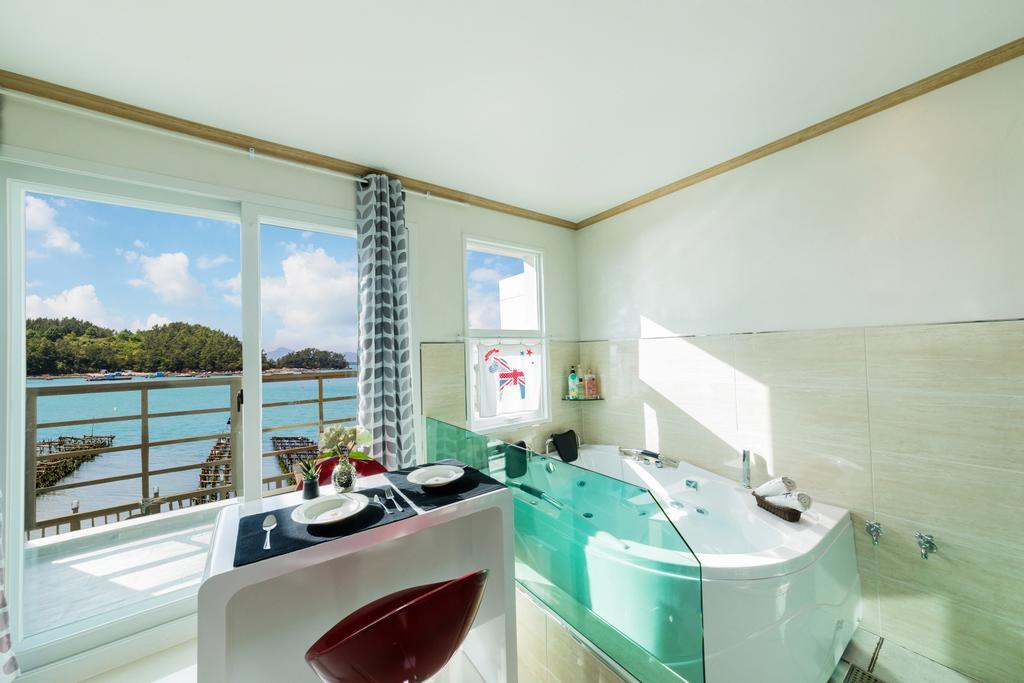 Dolsanmaru Pension Йосу Экстерьер фото